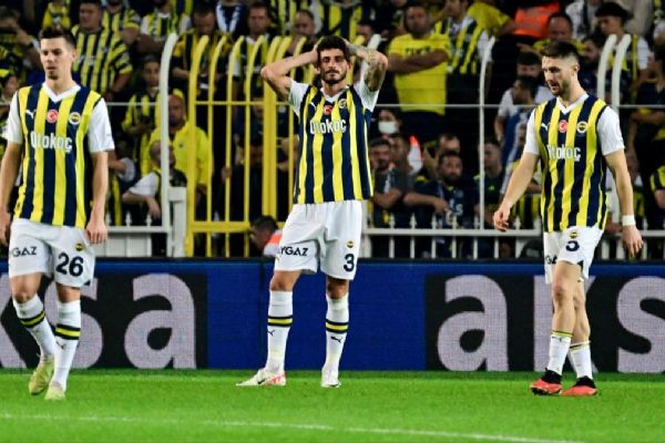 Fenerbahçe'yi Trabzonspor koltuğundan etti