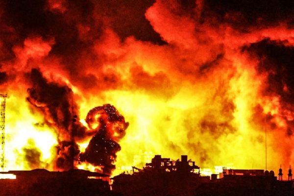 İsrail, Gazze Şeridi'ni gece boyu bombaladı: Onlarca Filistinli hayatını kaybetti