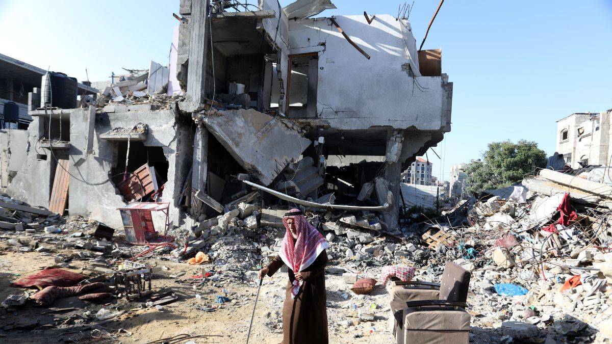 'Bu dünyada hiçbir şey görülmez, sadece seyredilir'