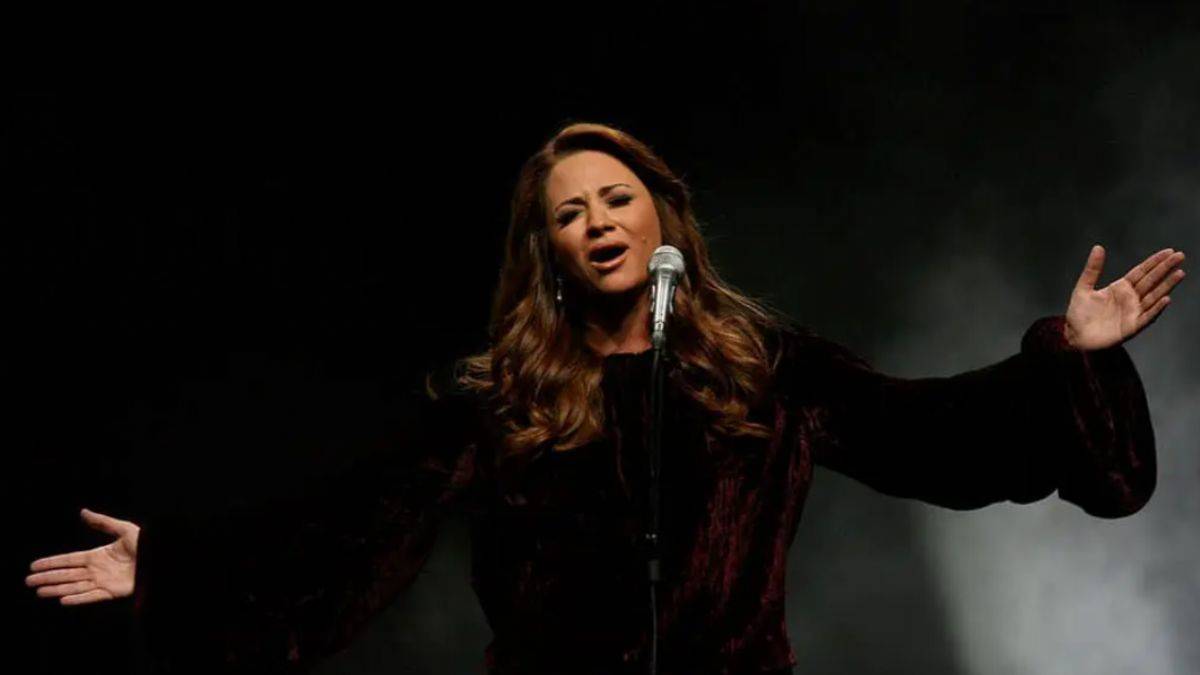 Lübnanlı ünlü şarkıcı: 'Arap şerefi nerede'