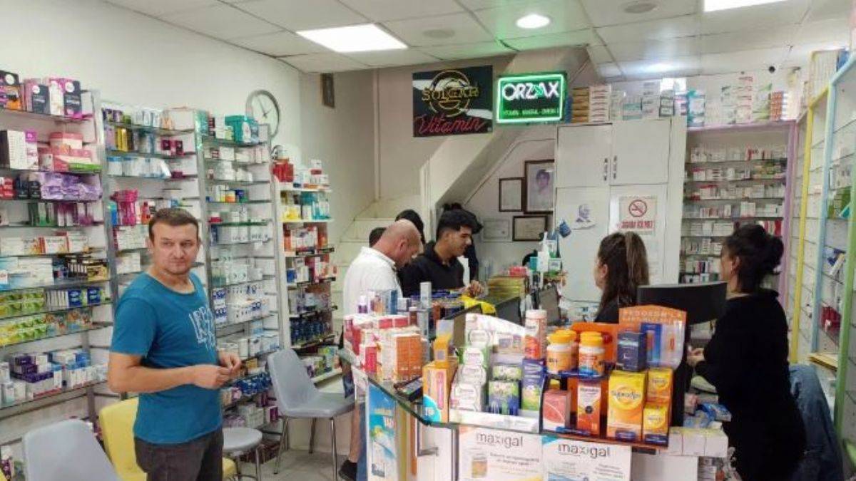 Edirne'de turist yoğunluğu: Bulgarlar ve Yunanlar ilaçlarını Edirne'den alıyor