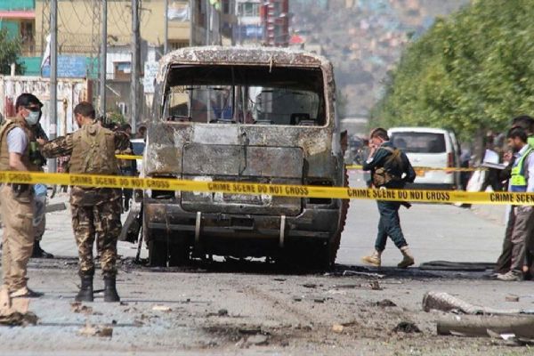 Seyir halindeki minibüs bomba gibi patladı: 7 ölü, 20 yaralı
