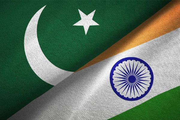 Pakistan ile Hindistan askerleri çatıştı: 1 ölü