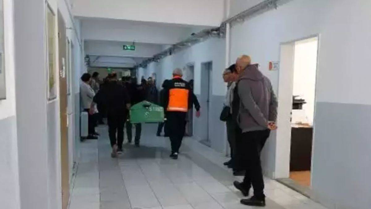 Müdür yardımcısı odasında ölü bulundu