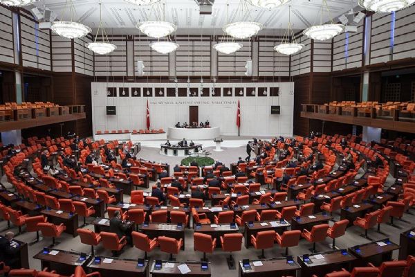 Atatürk için TBMM'de anma töreni düzenlendi