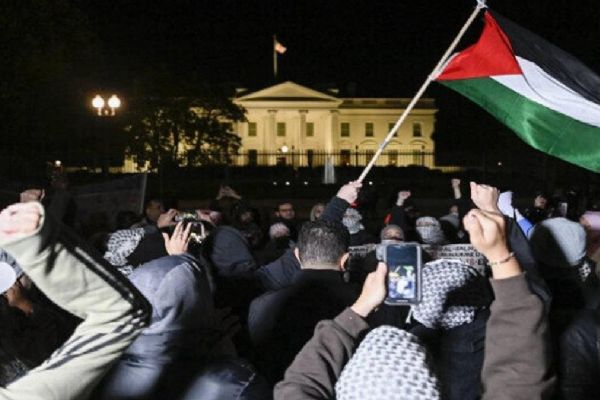 ABD'de İsrail'i destekleyen bakanlık ve New York Times protesto edildi