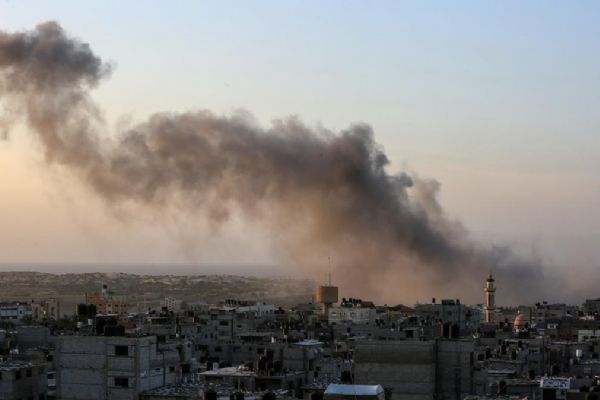 İsrail'den Gazze'nin pek çok noktasına havadan ve karadan saldırı