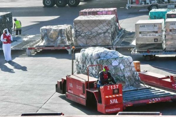 Suudi Arabistan'dan 35 ton insani yardım Gazze'ye ulaştı