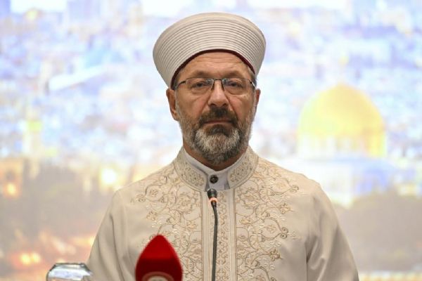 Diyanet İşleri Başkanı Erbaş: Fitne ve tefrikaya karşı uyanık olmak zorundayız