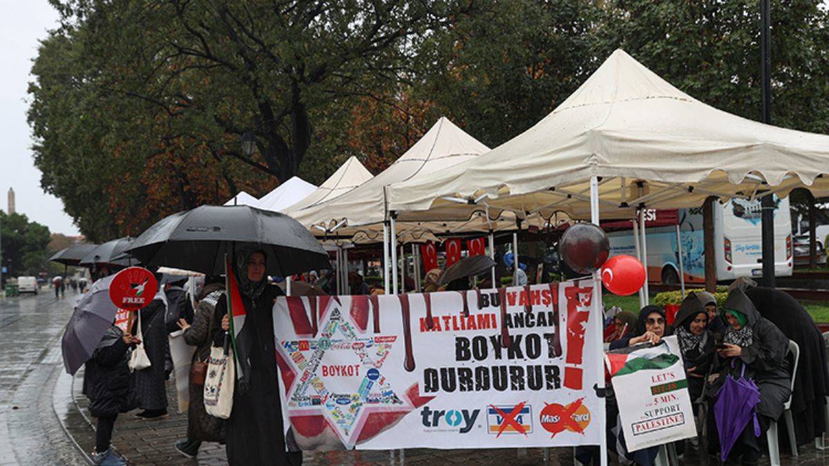 Filistin'e destek için oturma eylemi 13. gününde