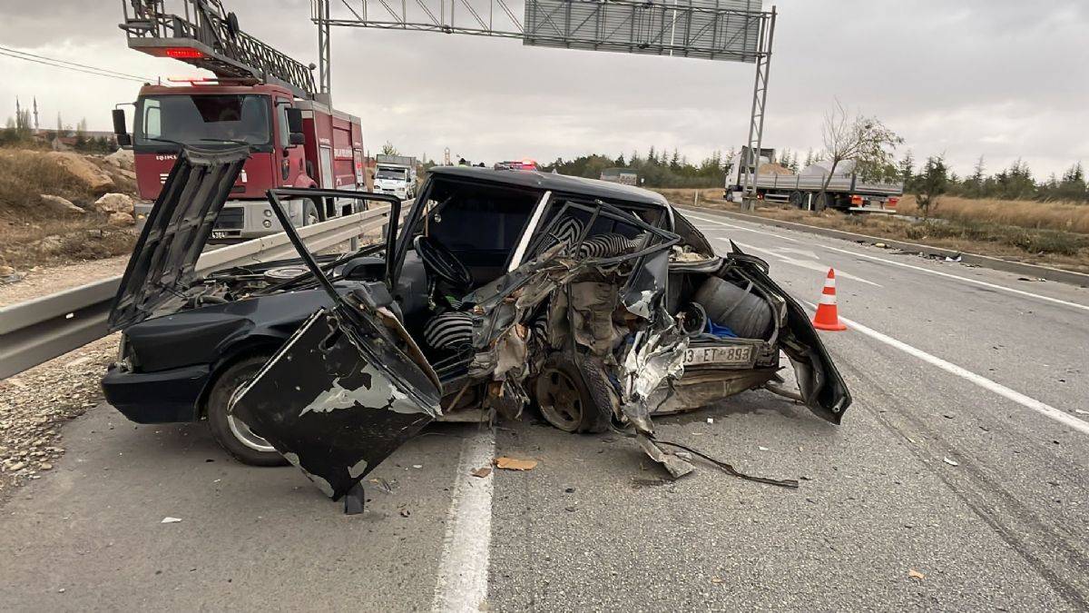 Afyonkarahisar'da kaza; 1 ölü, 4 yaralı