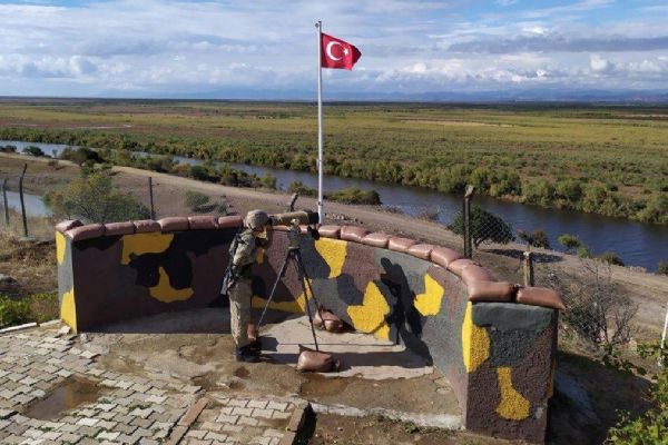 Yunanistan'a kaçmaya çalışan 11'i FETÖ'cü, 1'i PKK'lı, 1'i DHKP-C'lı 13 şüpheli yakalandı