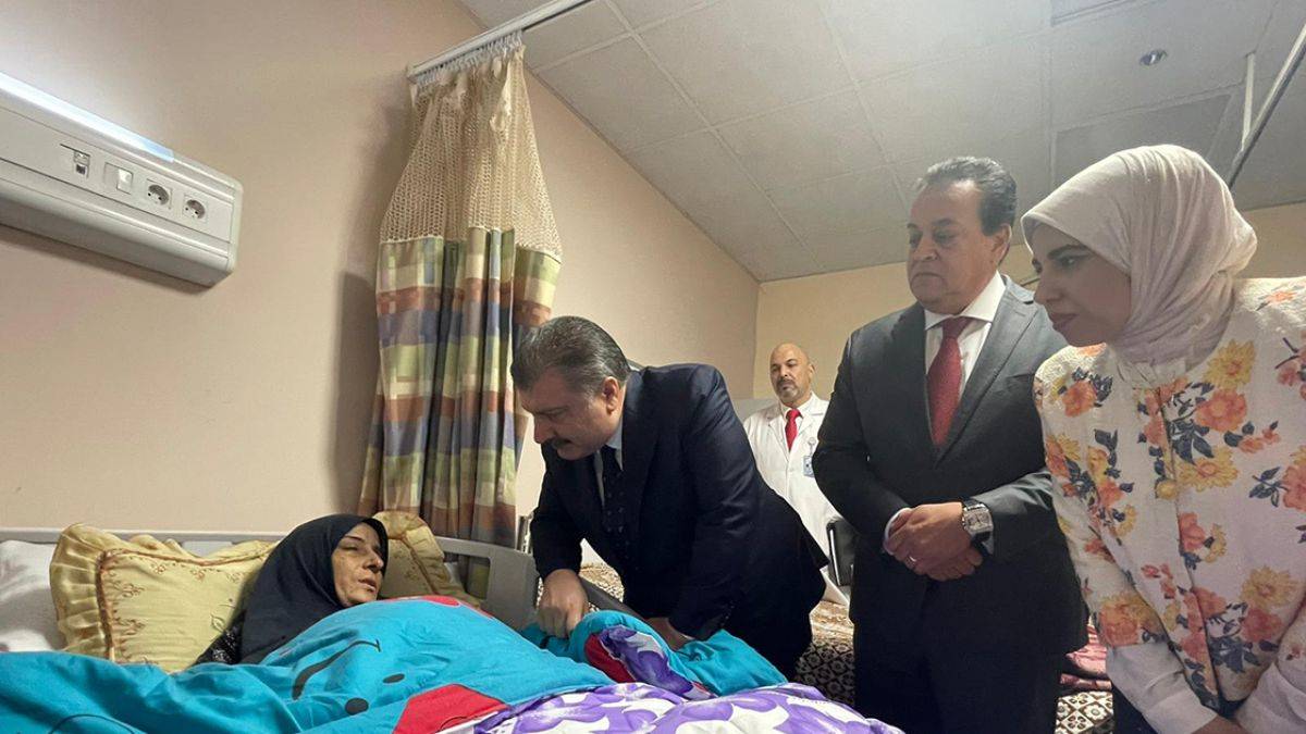 Bakan Koca'ya anlattı: 'Namaz kılıyordum, 6 tonluk bomba atıldı'