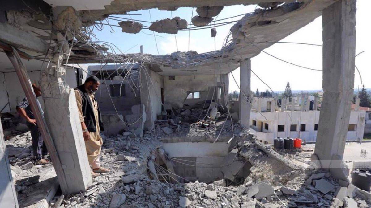 Gazze'nin merkezindeki cami bombalandı: 50 kişi öldürüldü