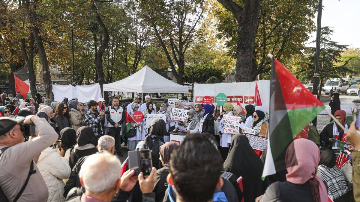 Doktorlar İsrail zulmünü protesto etti
