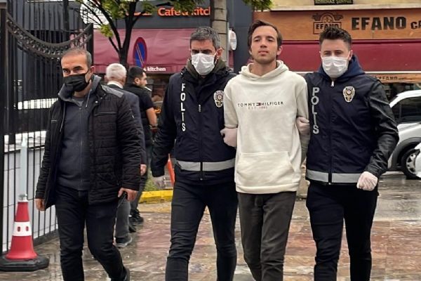 Dini değerlere ve kamu görevlilerine hakaret eden şüpheli gözaltına alındı