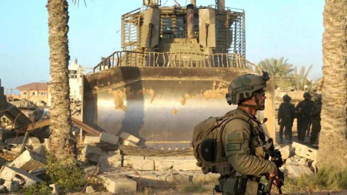 İsrail ordusu Şifa Hastanesi'nde buldozerle kazı yapıyor