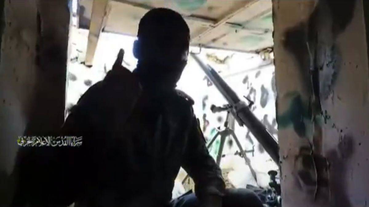 Kassam savaşçısından tekbirlerle seri atış