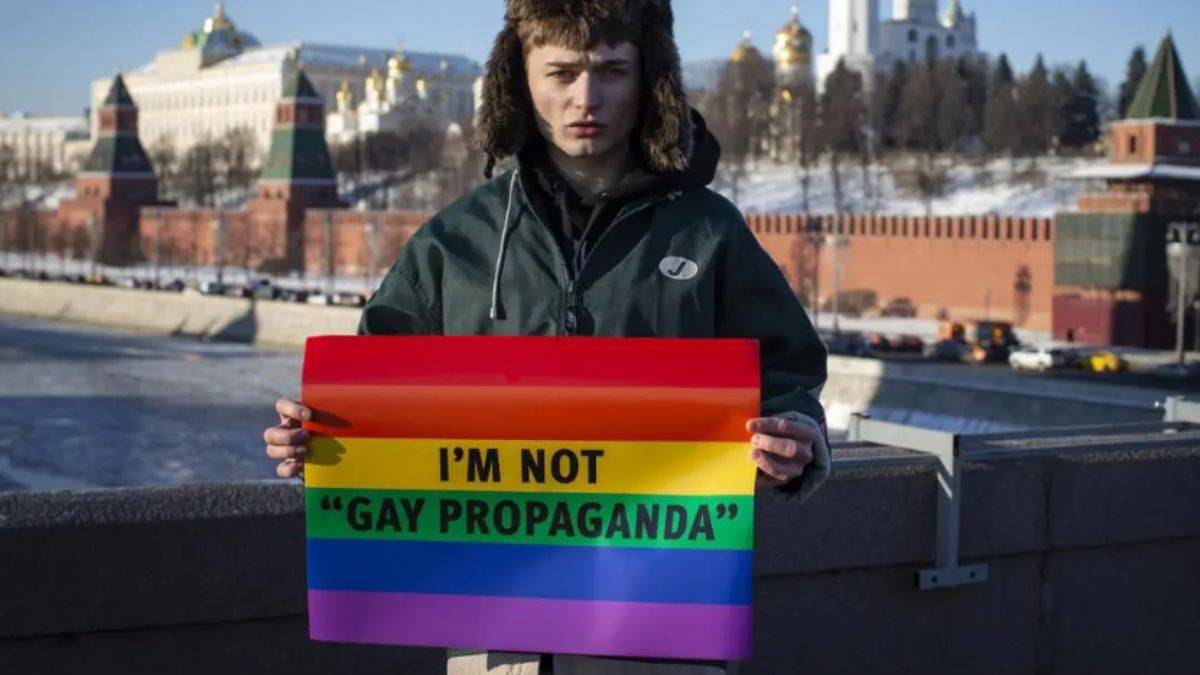 Rusya'da LGBT faaliyetlerine müdahale