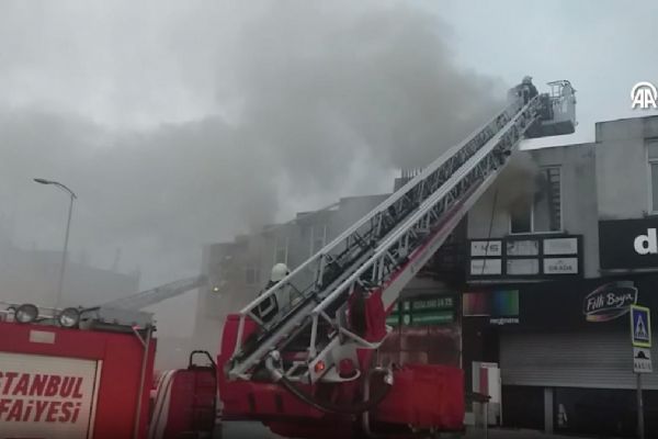 Sultanbeyli'de depo yangını