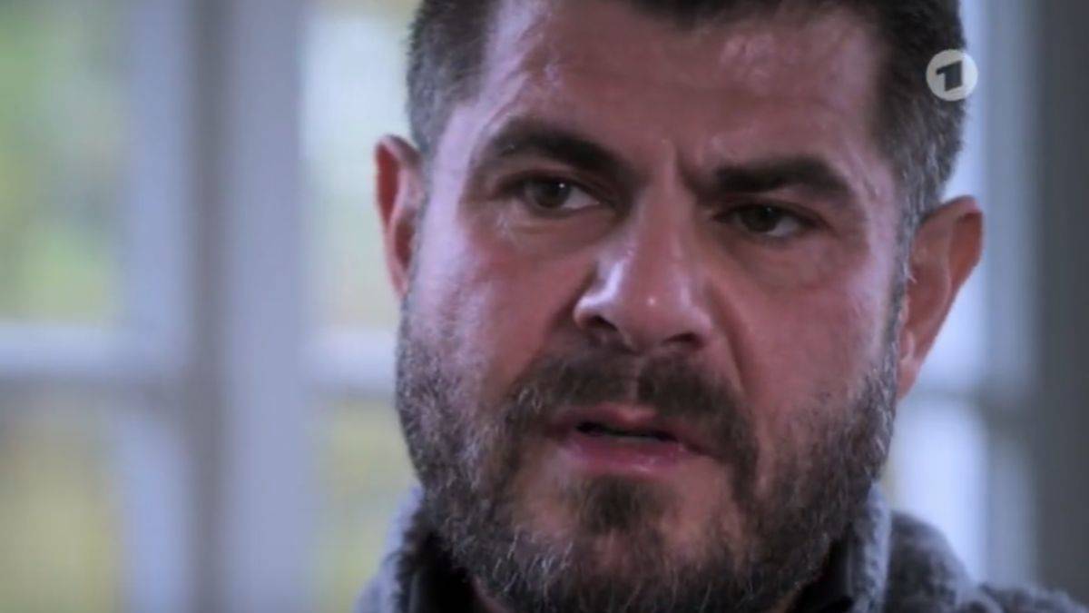 Tuğrul Selmanoğlu Alman gazeteciye Recep Tayyip Erdoğan’ın halife olduğunu söyletiyor