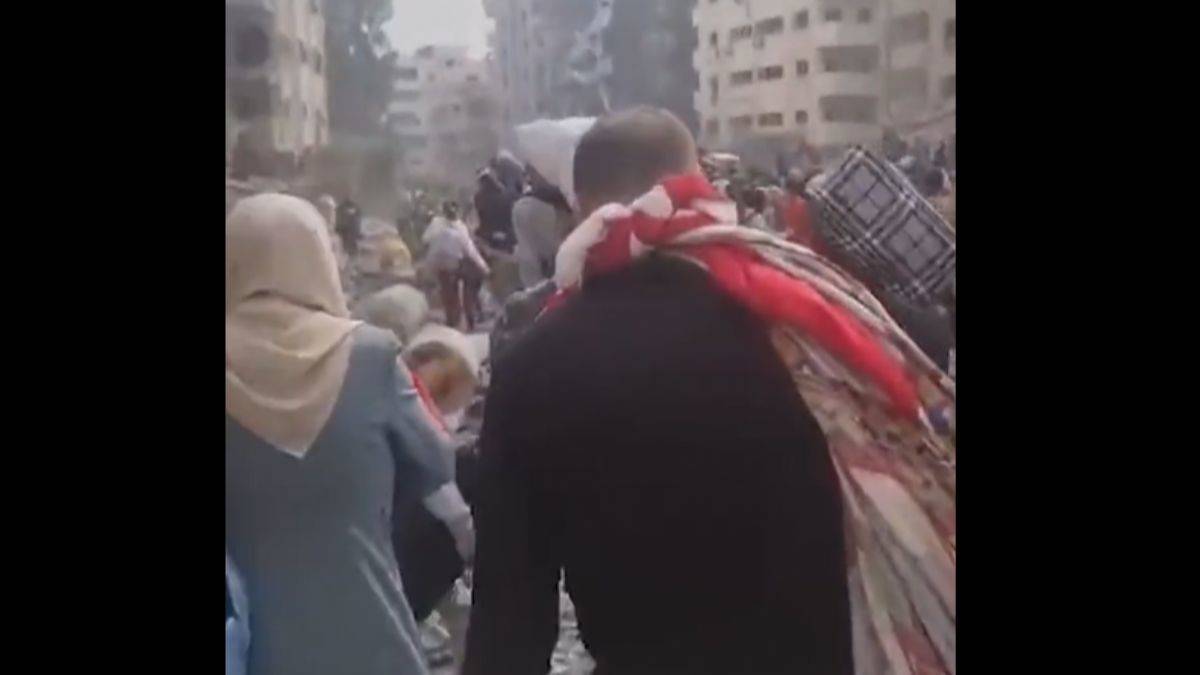 İşgalci İsrail Şifa Hastanesi'ni boşalttı, Gazzeliler yollara düştü