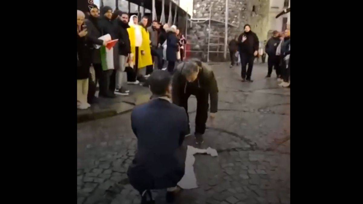 'Evlilik teklifi'nden 'Gazze' mesajı çıktı