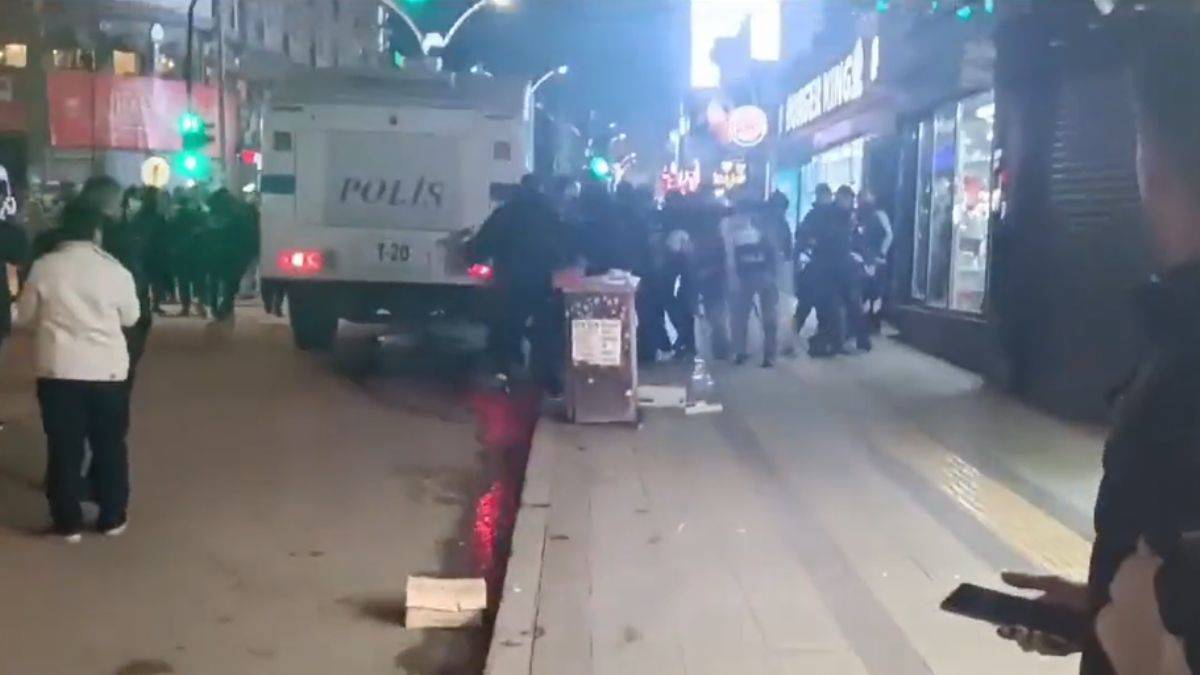 Van'da Burger King'in camları kırıldı