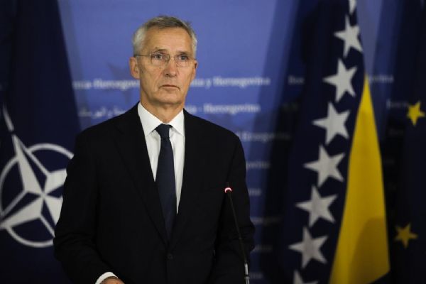Stoltenberg: Bosna Hersek'teki ayrılıkçı söylem ve dış etkenlerden endişeliyiz