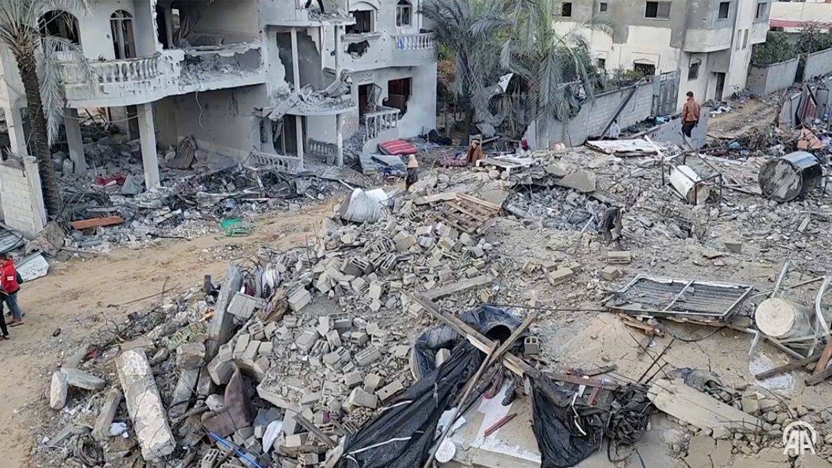 Gazzeli 2 aileden 17 kişi şehit oldu