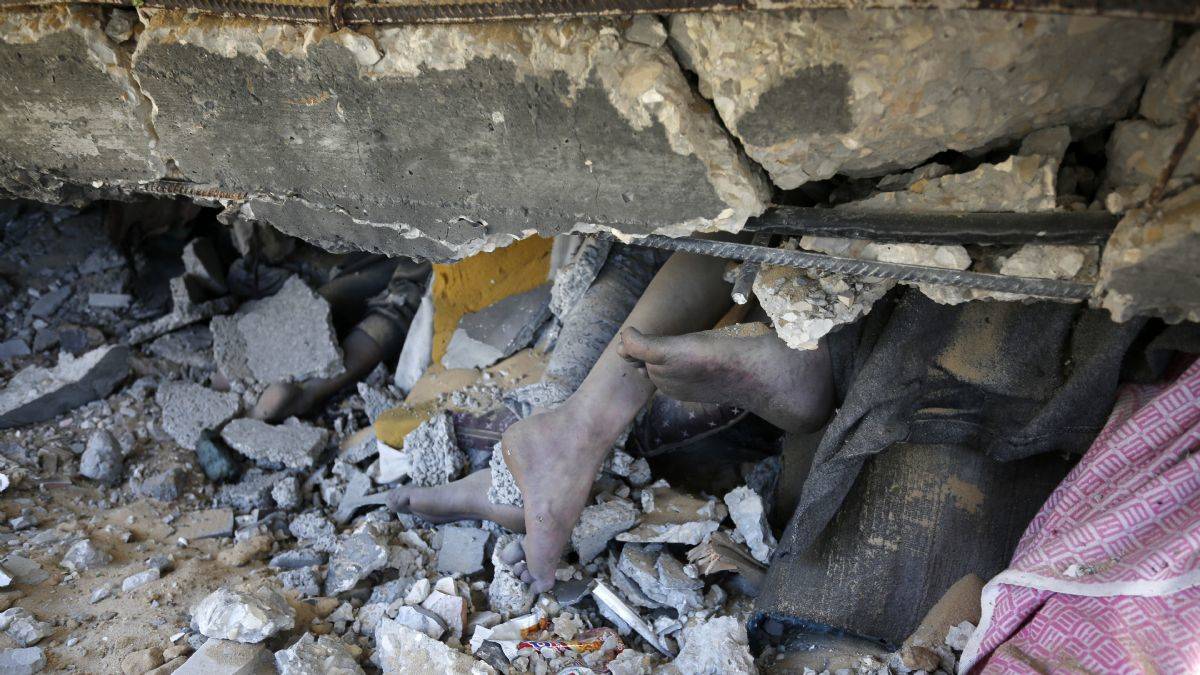 İsrail, Gazze'deki mülteci kampını bombaladı