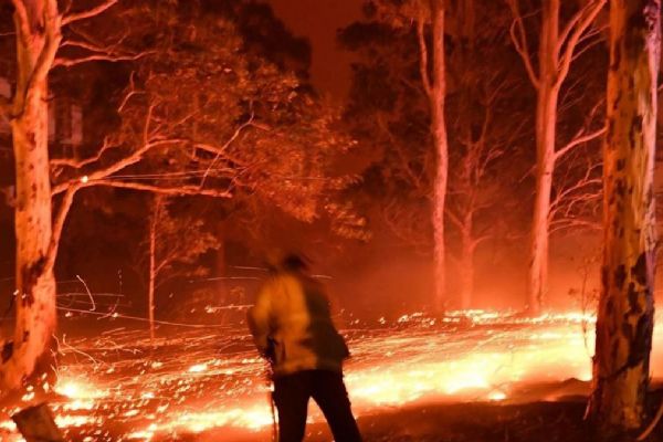 Batı Avustralya'da orman yangını! Çok sayıda kişi tahliye edildi