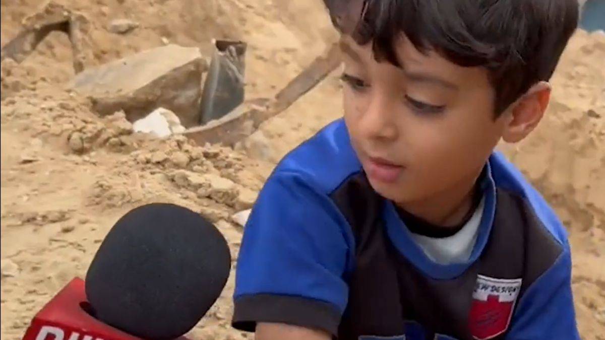 Batılı gençler bu direniş gücüne bakıp Kur'an'ı araştırıyor...