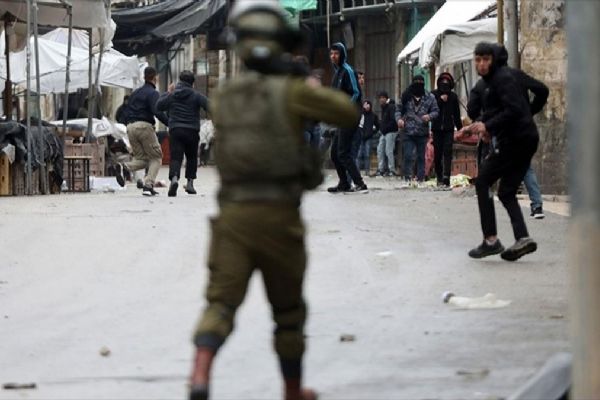 İsrail askerleri silahsız Filistinliyi başından vurdu