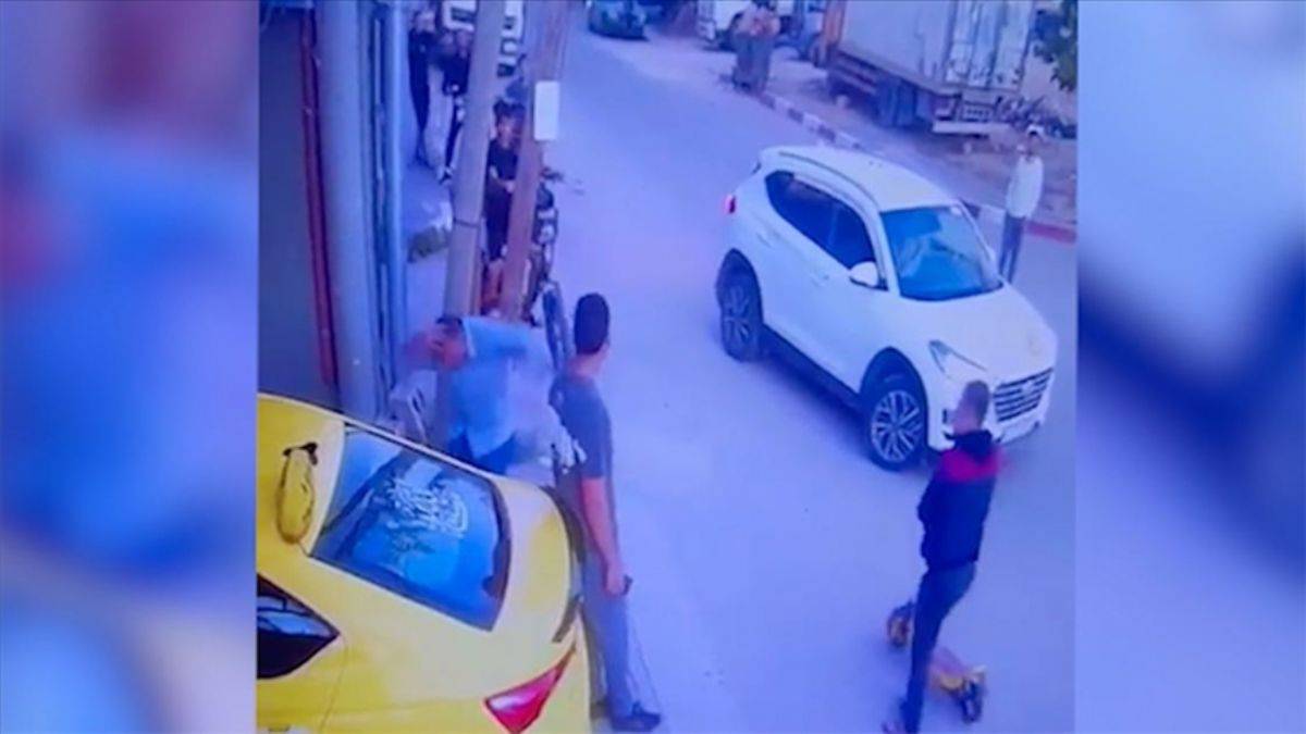 İsrail askerleri Filistinli babayı kızının yanında başından vurdu