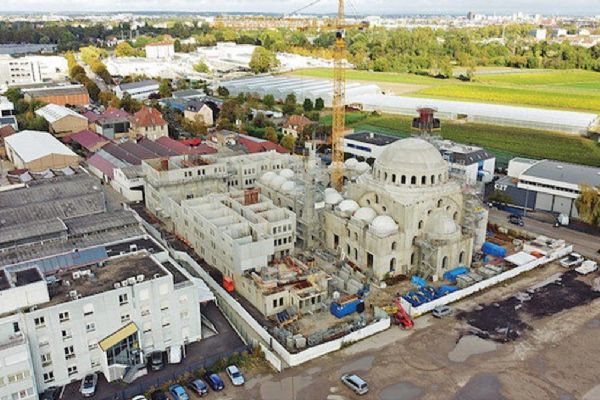 Fransa'da İslam'a saldırılar sürüyor: Camilere tehdit mektubu gönderildi