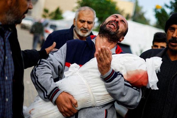 İsrail, insani araya rağmen Gazze'de Filistinlileri hedef aldı