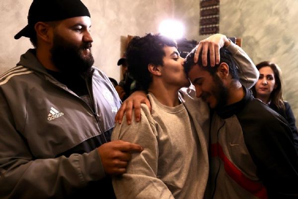 Hamas daha fazla esirin serbest bırakılması için harekete geçti