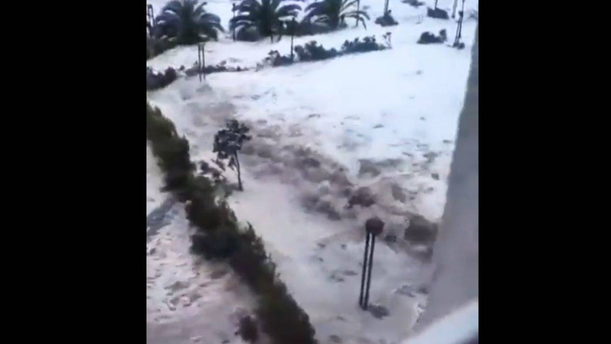 Rusya'da deniz suları kıyı bölgesini yuttu