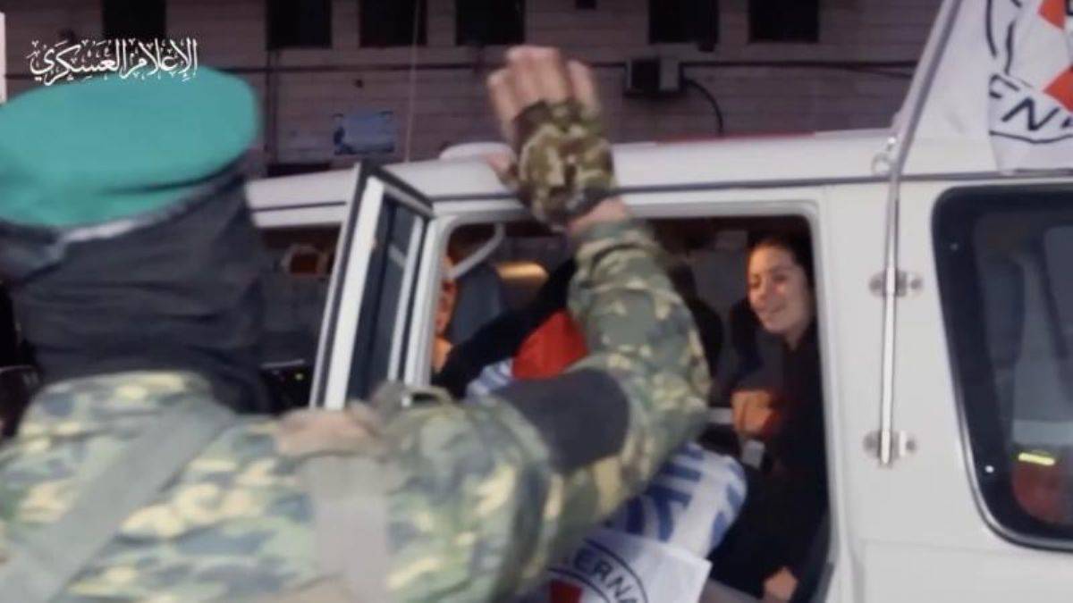 İsrail, Gazze'den serbest bırakılan esirleri medyadan kaçırıyor