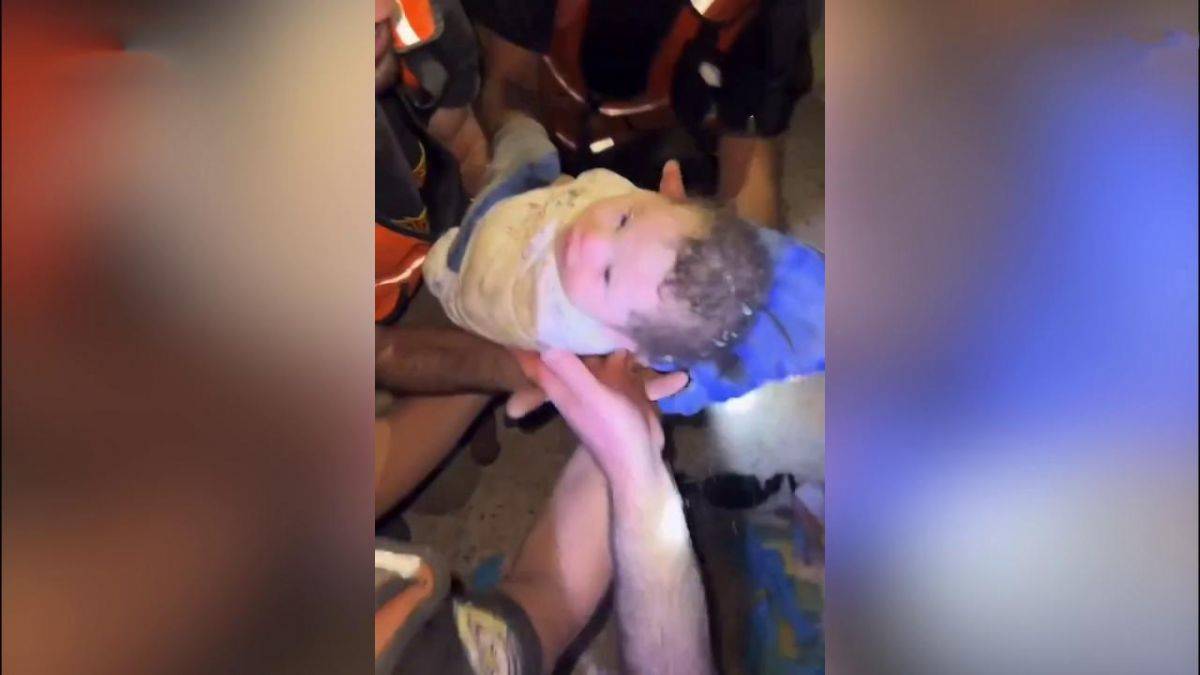 Gazze'de mucize; 37 günlük bebek enkaz altından kurtarıldı