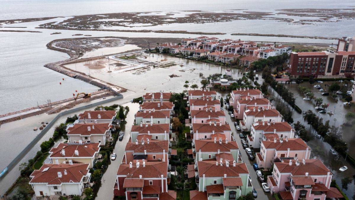 Prof. Çiçek: Seli iklim değişikliğine bağlamak kolaycılık