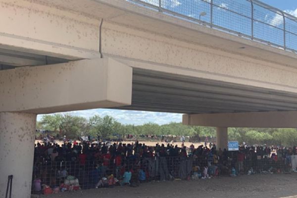 Teksas-Meksika sınırındaki köprü araç trafiğine kapatıldı