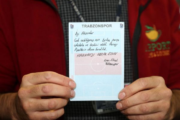 Trabzonsporlu futbolcuların hareketi işletmeciyi duygulandırdı: Notu çerçeveletip hatıra diye asacağız