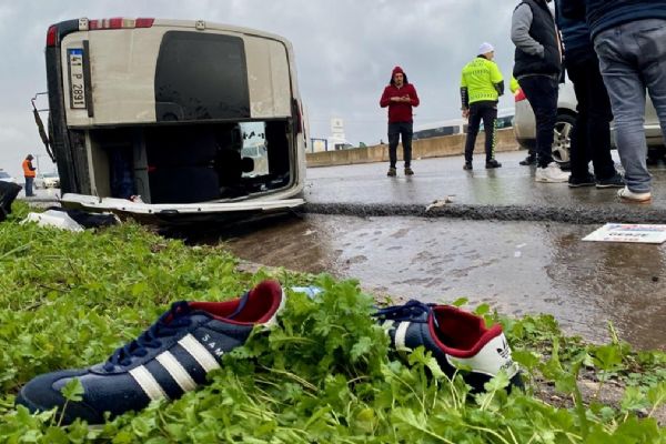 Kocaeli'nde işçi servisi devrildi: 9 yaralı