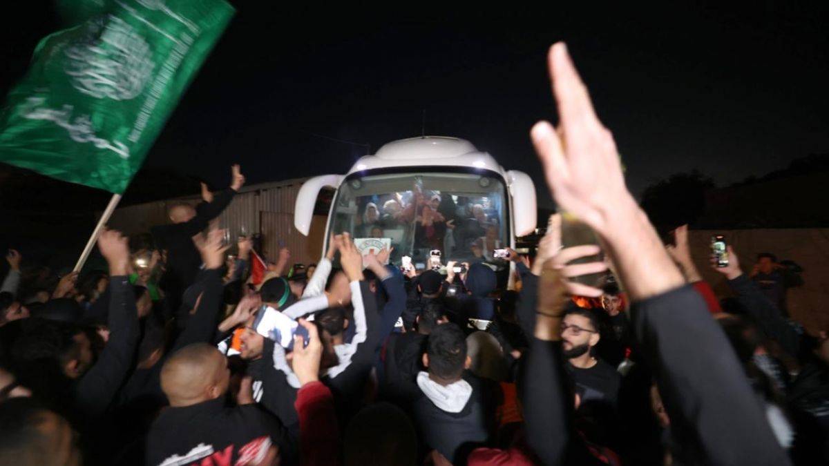 6'ncı esir takası tamamlandı; Hamas'tan 'asker teslimi' açıklaması