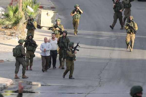 İsrail güçleri 40 Filistinliyi gözaltına aldı