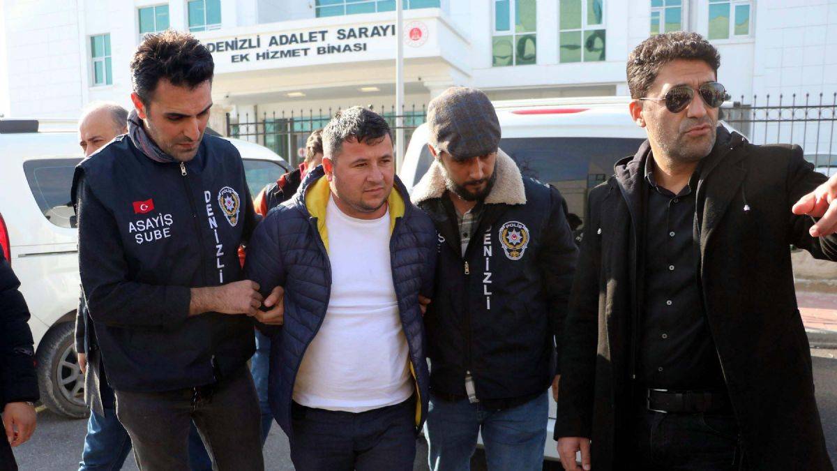 Canlı yayında eşini boğarak öldürdüğünü itiraf etti: Çok seviyordum