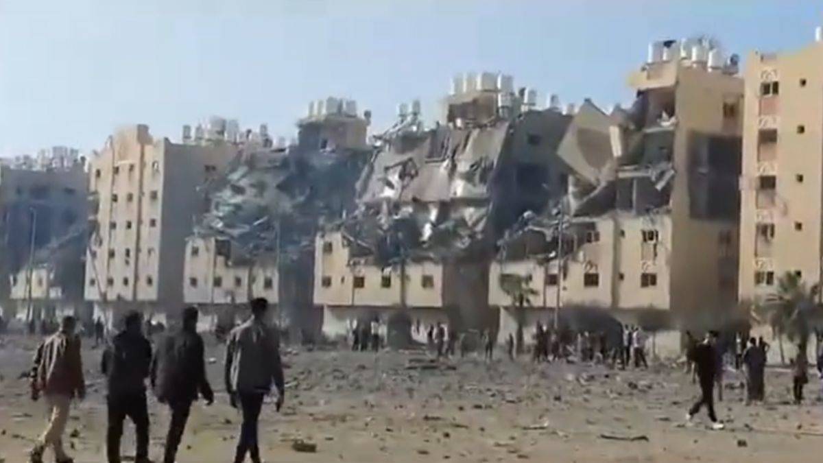 İsrail, Gazze'de Katar'ın yaptırdığı toplu konutları bombaladı