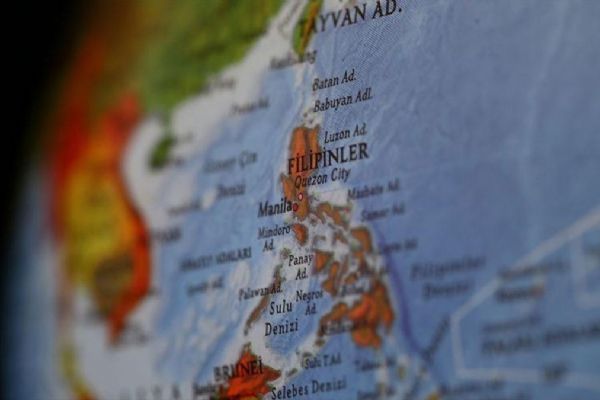 Filipinler'de ayin sırasında bombalı saldırı: 4 ölü, 50 yaralı